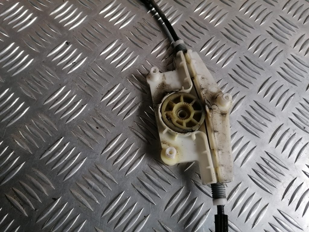 Stikla pacelšanas mehānisms priekšējais labais priekš CITROEN C4 2006 3 Stikla pacelšanas mehānisms priekšējais labais priekš CITROEN C4 2006