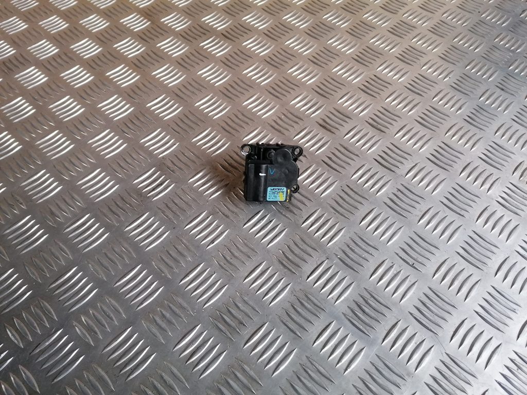 Apsildes sistēmas aktuators priekš HYUNDAI I30 2012