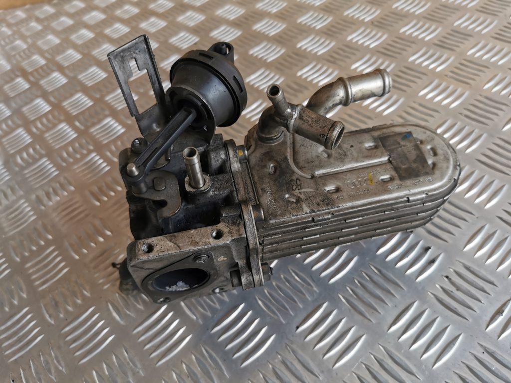 EGR vārsta dzesētājs priekš VW PHAETON 2005 3 EGR vārsta dzesētājs priekš VW PHAETON 2005