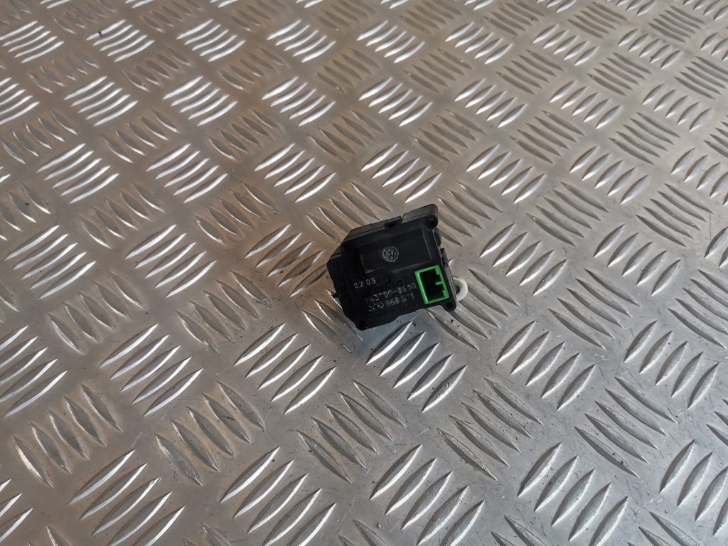 Apsildes sistēmas aktuators priekš VW PHAETON 2005