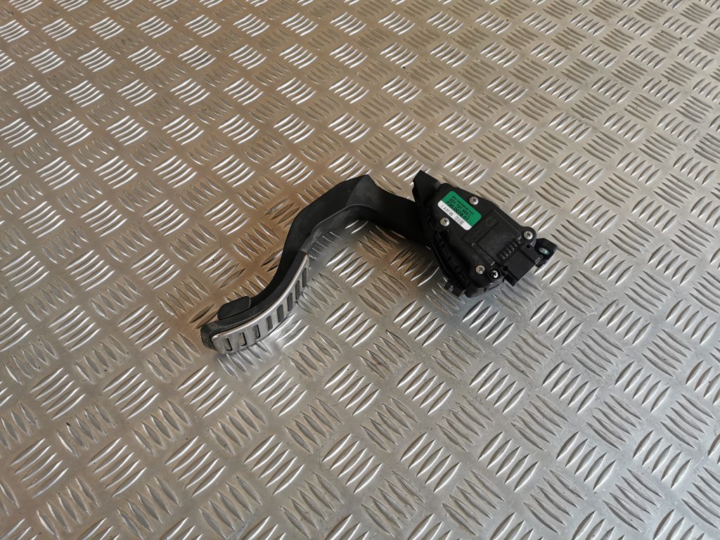 Gāzes pedālis priekš VW PHAETON 2005 1 Gāzes pedālis priekš VW PHAETON 2005