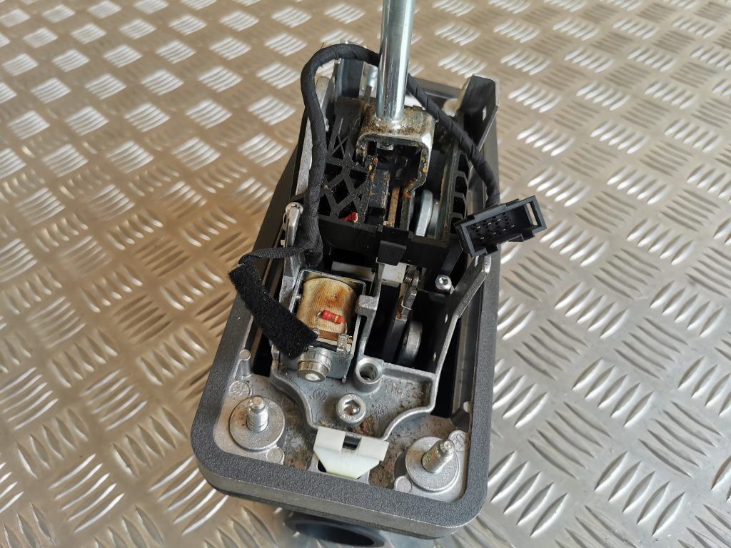 Ātrumu pārslēgšanas slēdzis priekš VW PHAETON 2005