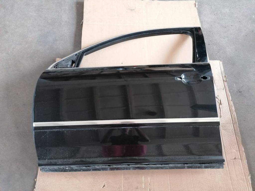 Priekšējās kreisās durvis priekš VW PHAETON 2005 1 Priekšējās kreisās durvis priekš VW PHAETON 2005