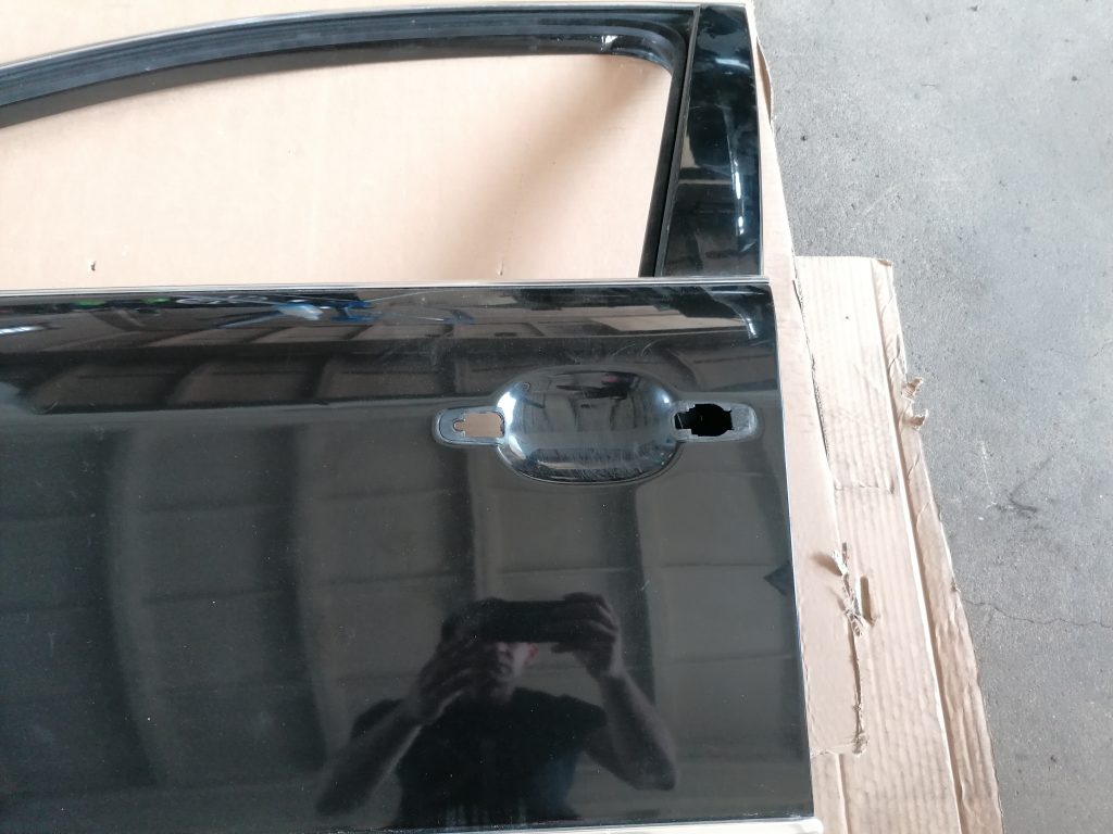 Priekšējās kreisās durvis priekš VW PHAETON 2005 3 Priekšējās kreisās durvis priekš VW PHAETON 2005