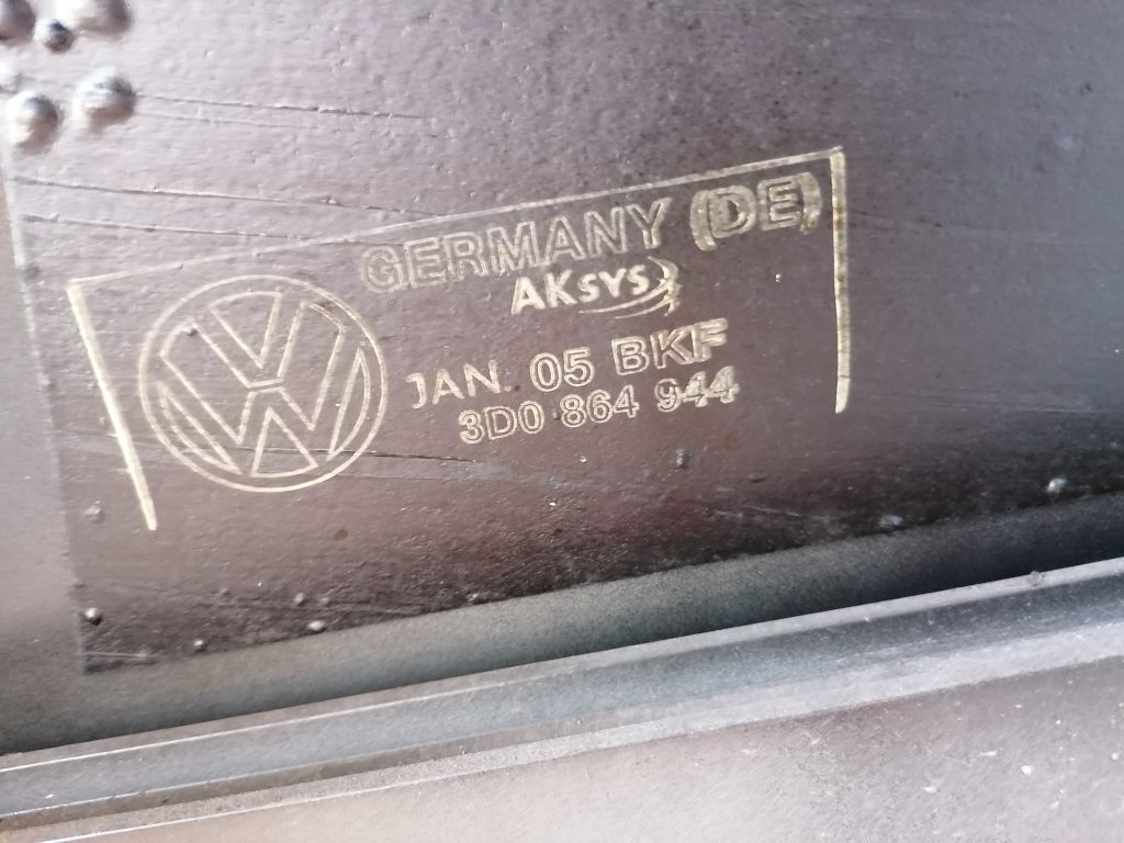 Priekšējās kreisās durvis priekš VW PHAETON 2005 6 Priekšējās kreisās durvis priekš VW PHAETON 2005