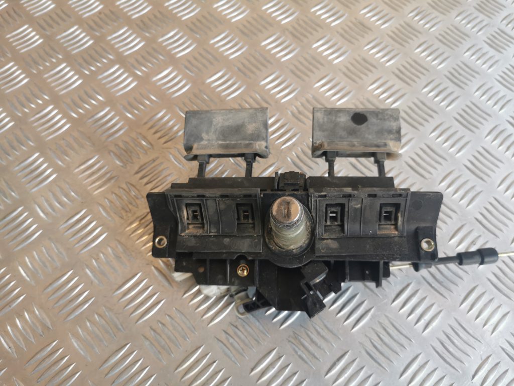 Bagāžnieka vāka slēdzene priekš AUDI A6 1998 3 Bagāžnieka vāka slēdzene priekš AUDI A6 1998