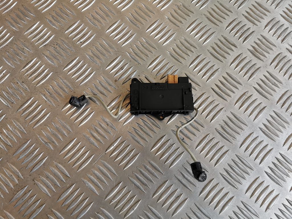 Signalizācijas vadības bloks priekš AUDI A6 1998 1 Signalizācijas vadības bloks priekš AUDI A6 1998