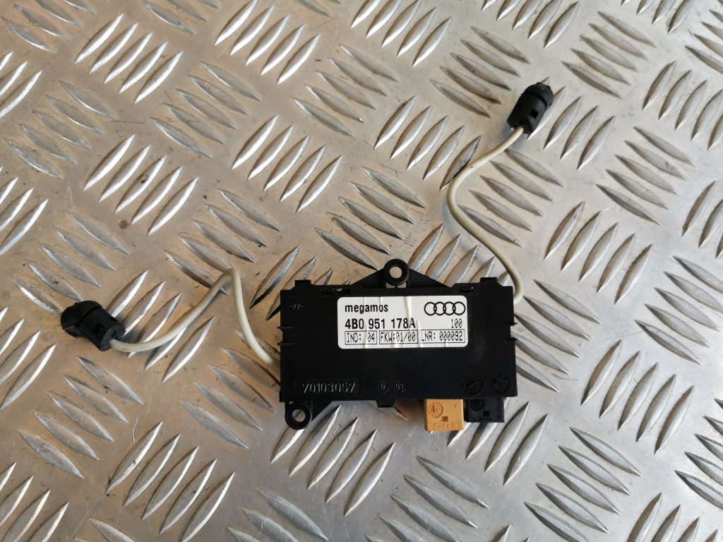 Signalizācijas vadības bloks priekš AUDI A6 1998 3 Signalizācijas vadības bloks priekš AUDI A6 1998