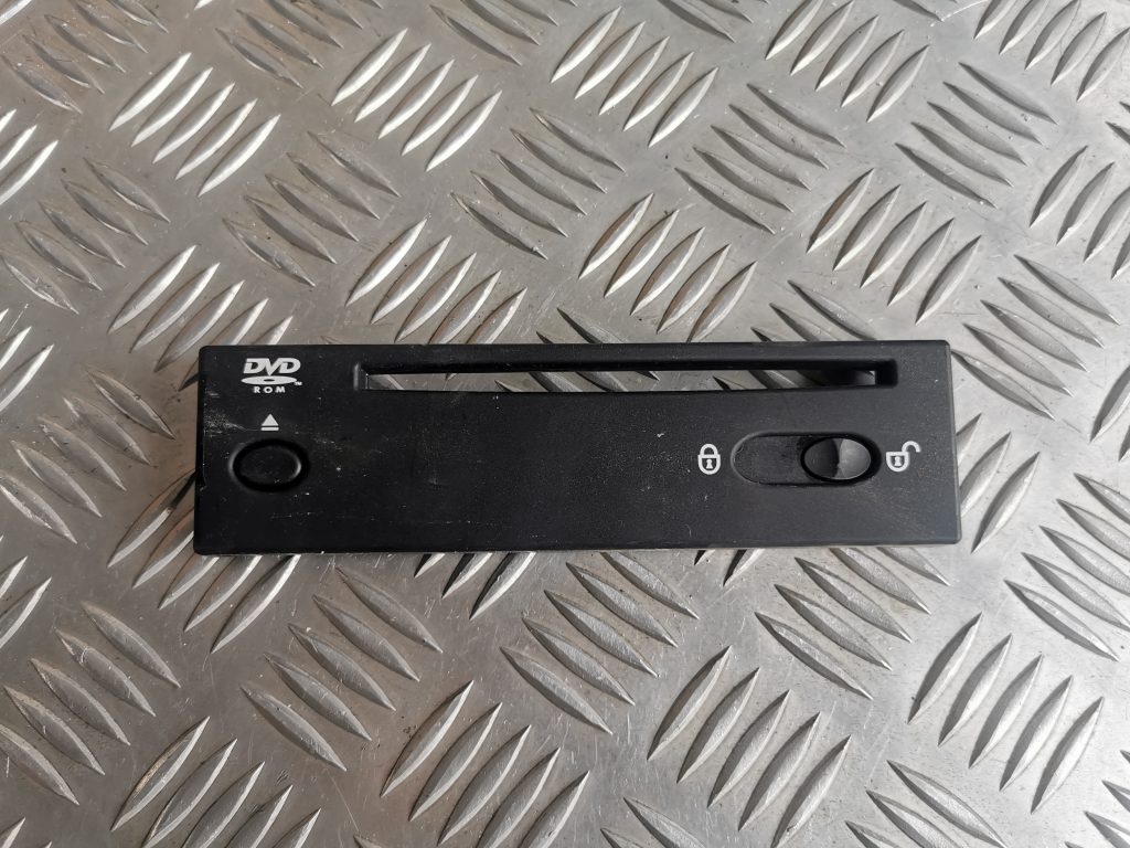 Automašīnas radio dekoratīva uzlika priekš LAND ROVER FREELANDER 2007 1 Automašīnas radio dekoratīva uzlika priekš LAND ROVER FREELANDER 2007