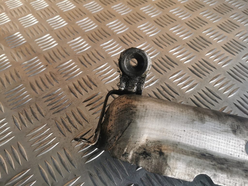 Karstuma aizsargs (mazs) priekš MERCEDES BENZ ML320 2005 BLACK 4 Karstuma aizsargs (mazs) priekš MERCEDES BENZ ML320 2005 BLACK