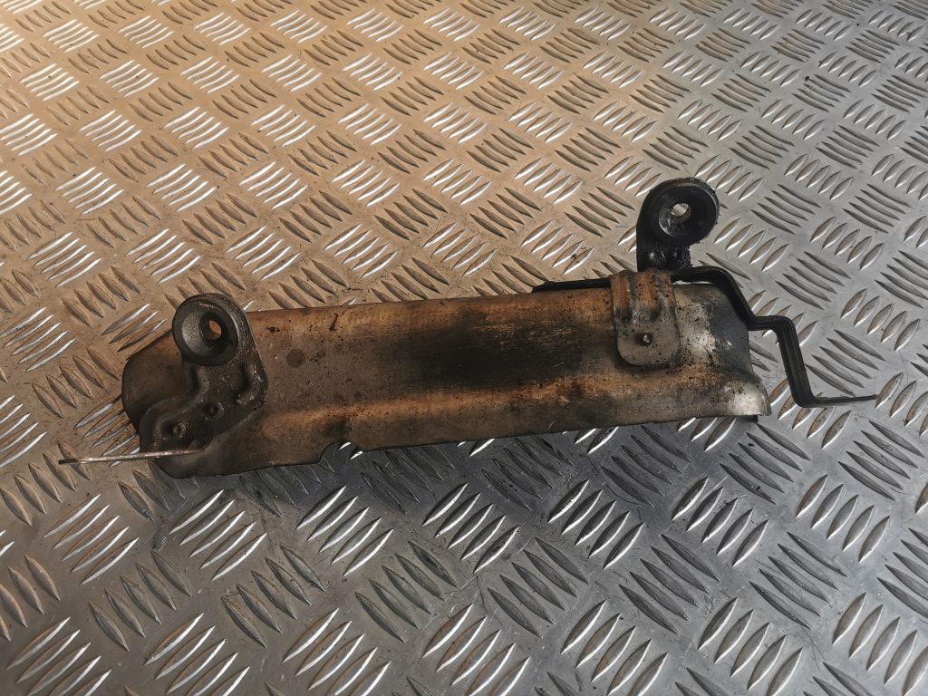 Karstuma aizsargs (mazs) priekš MERCEDES BENZ ML320 2005 BLACK 2 Karstuma aizsargs (mazs) priekš MERCEDES BENZ ML320 2005 BLACK