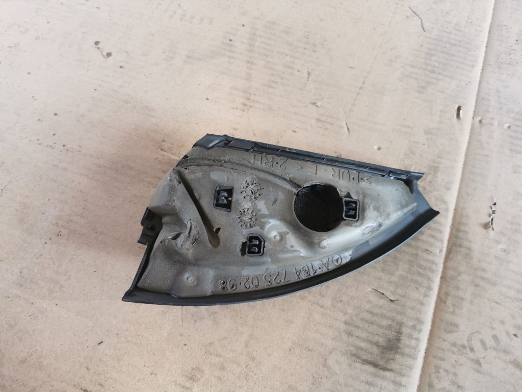 Durvju spoguļa apdares uzlika salonā (bez skaļruņa) priekš MERCEDES BENZ ML320 2005 BLACK 2 Durvju spoguļa apdares uzlika salonā (bez skaļruņa) priekš MERCEDES BENZ ML320 2005 BLACK