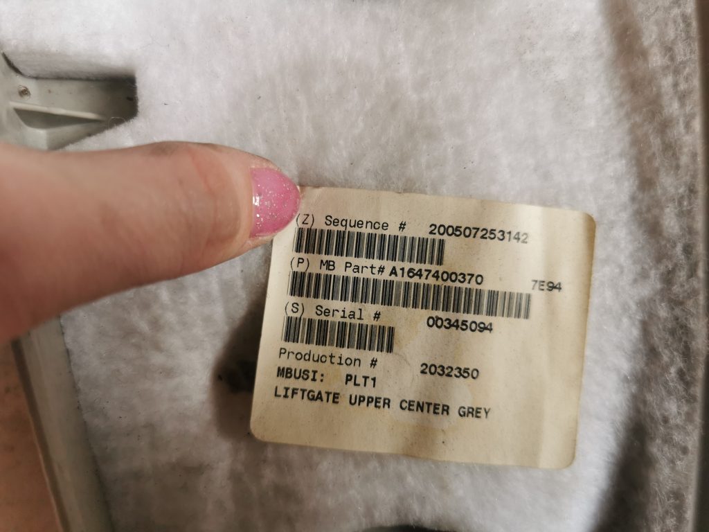 Bagāžnieka vāka apdare priekš MERCEDES BENZ ML320 2005 BLACK 4 Bagāžnieka vāka apdare priekš MERCEDES BENZ ML320 2005 BLACK