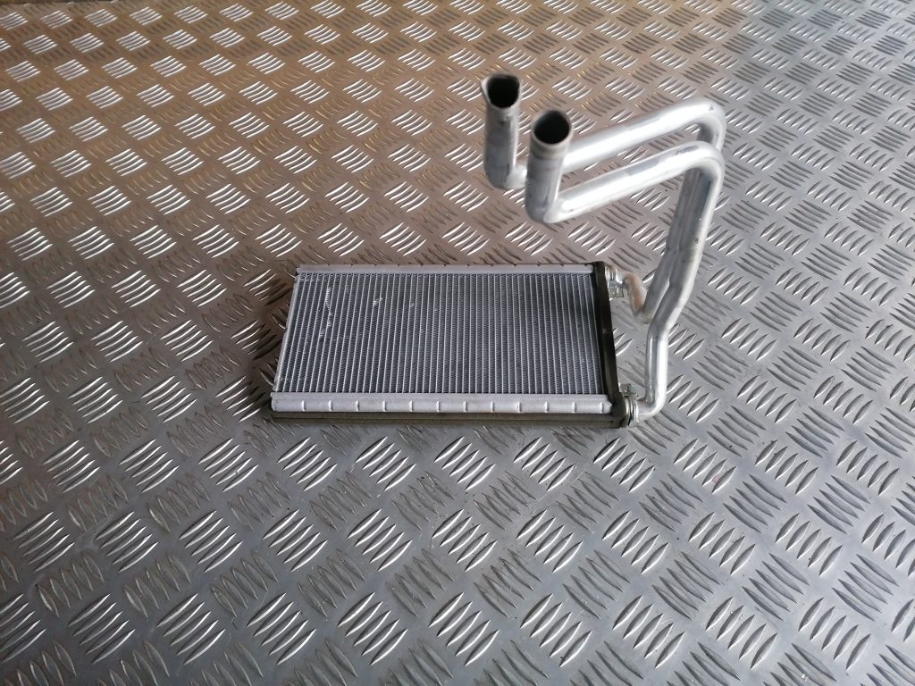 Apsildes sistēmas radiators priekš DODGE JOURNEY 2008 2 Apsildes sistēmas radiators priekš DODGE JOURNEY 2008