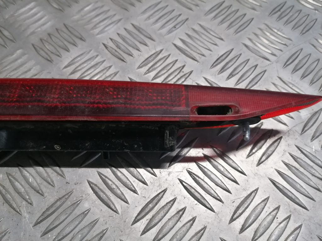 Stop signāls priekš SUBARU LEGACY 2011 3 Stop signāls priekš SUBARU LEGACY 2011