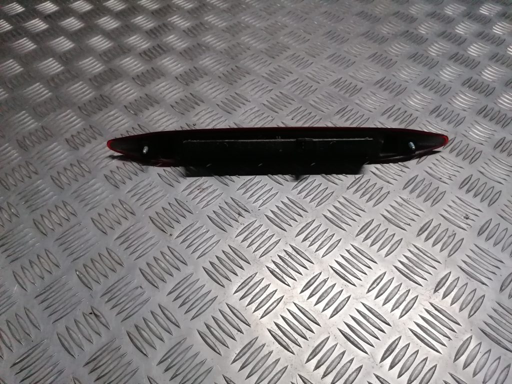 Stop signāls priekš SUBARU LEGACY 2011 2 Stop signāls priekš SUBARU LEGACY 2011