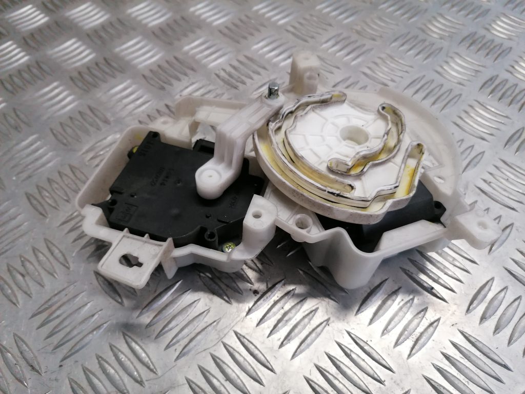 Apsildes sistēmas aktuators priekš SUBARU LEGACY 2011 3 Apsildes sistēmas aktuators priekš SUBARU LEGACY 2011