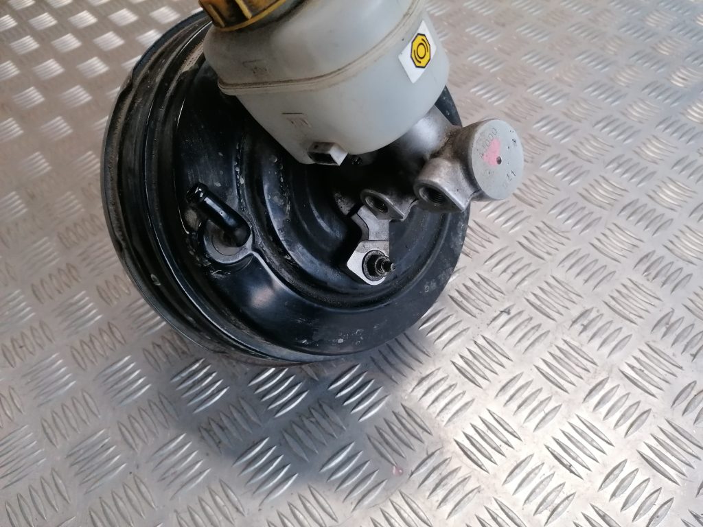 Bremžu pastiprinātāja galvenais cilindrs priekš SUBARU LEGACY 2011 3 Bremžu pastiprinātāja galvenais cilindrs priekš SUBARU LEGACY 2011