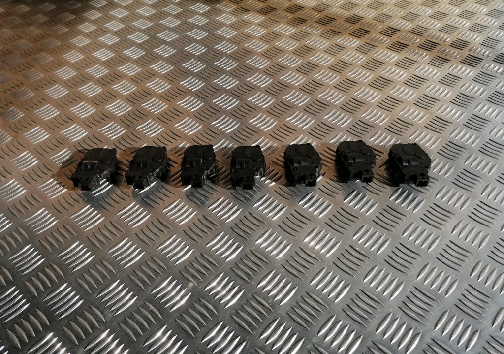 Apsildes sistēmas aktuators priekš BMW 1 E87 2009 WHITE 2 Apsildes sistēmas aktuators priekš BMW 1 E87 2009 WHITE