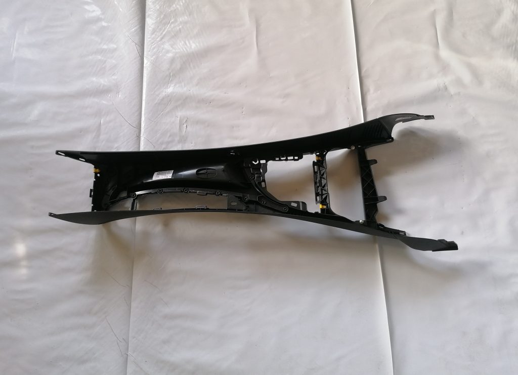 Centrālās konsoles apdares lielākā daļa priekš BMW 1 E87 2009 WHITE 2 Centrālās konsoles apdares lielākā daļa priekš BMW 1 E87 2009 WHITE