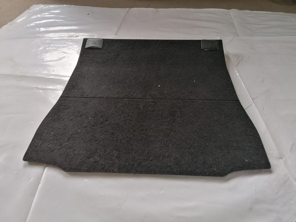 Bagāžnieka grīda priekš BMW 1 E87 2009 WHITE 1 Bagāžnieka grīda priekš BMW 1 E87 2009 WHITE