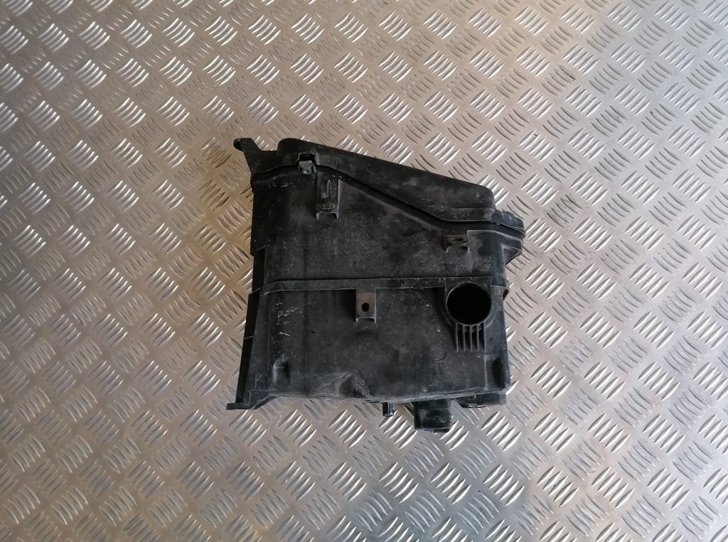 Drošinātāju relejas kaste priekš LEXUS IS250 2007 2 Drošinātāju relejas kaste priekš LEXUS IS250 2007