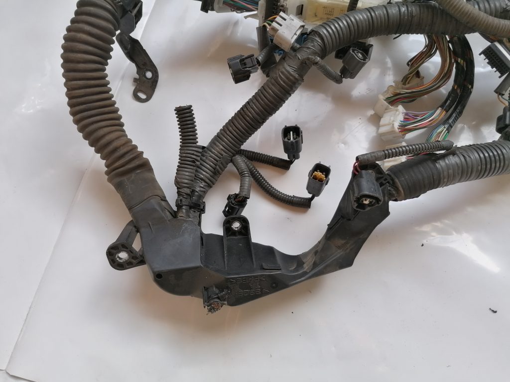 Dzinēja vadi priekš LEXUS IS250 2007 11 Dzinēja vadi priekš LEXUS IS250 2007