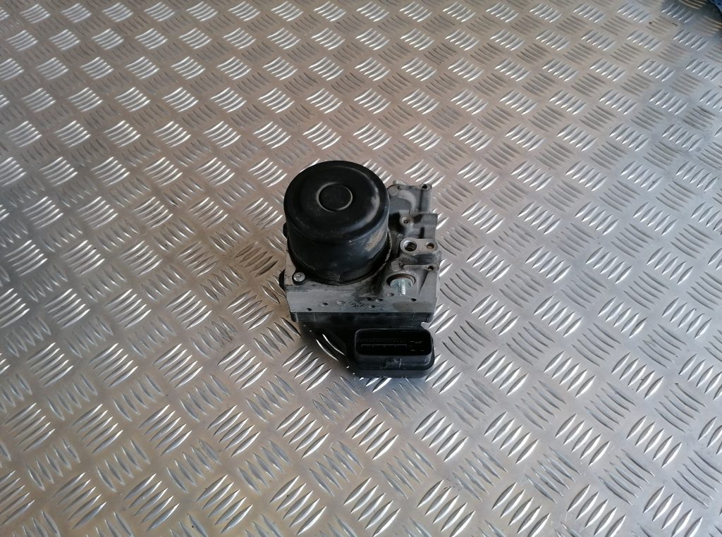 ABS bloks priekš LEXUS IS250 2007 1 ABS bloks priekš LEXUS IS250 2007