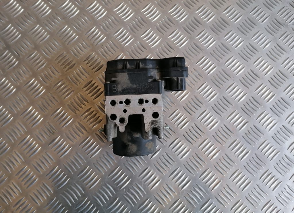 ABS bloks priekš LEXUS IS250 2007 2 ABS bloks priekš LEXUS IS250 2007