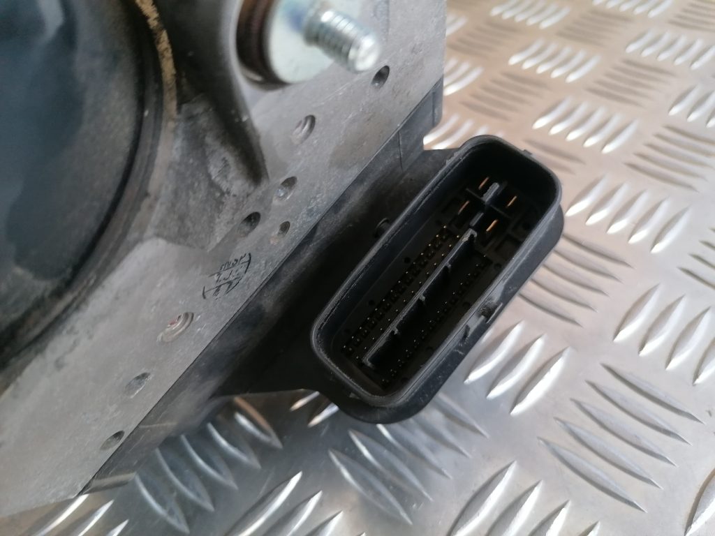 ABS bloks priekš LEXUS IS250 2007 5 ABS bloks priekš LEXUS IS250 2007