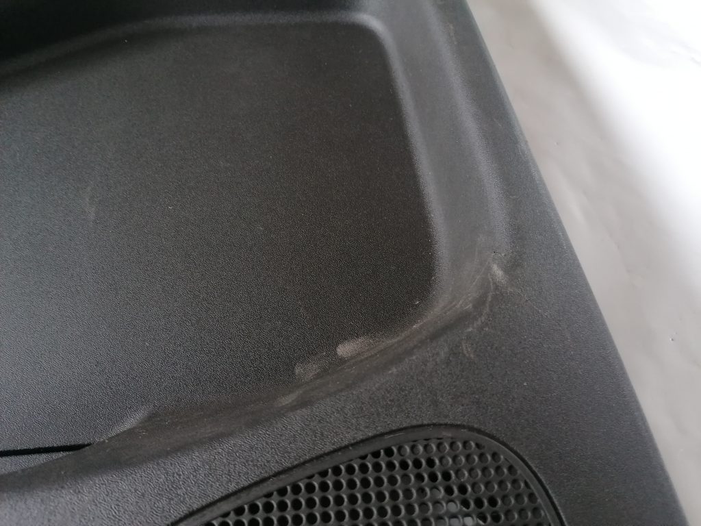 Aizmugurējo kreiso durvju apdare priekš NISSAN PATHFINDER 2006