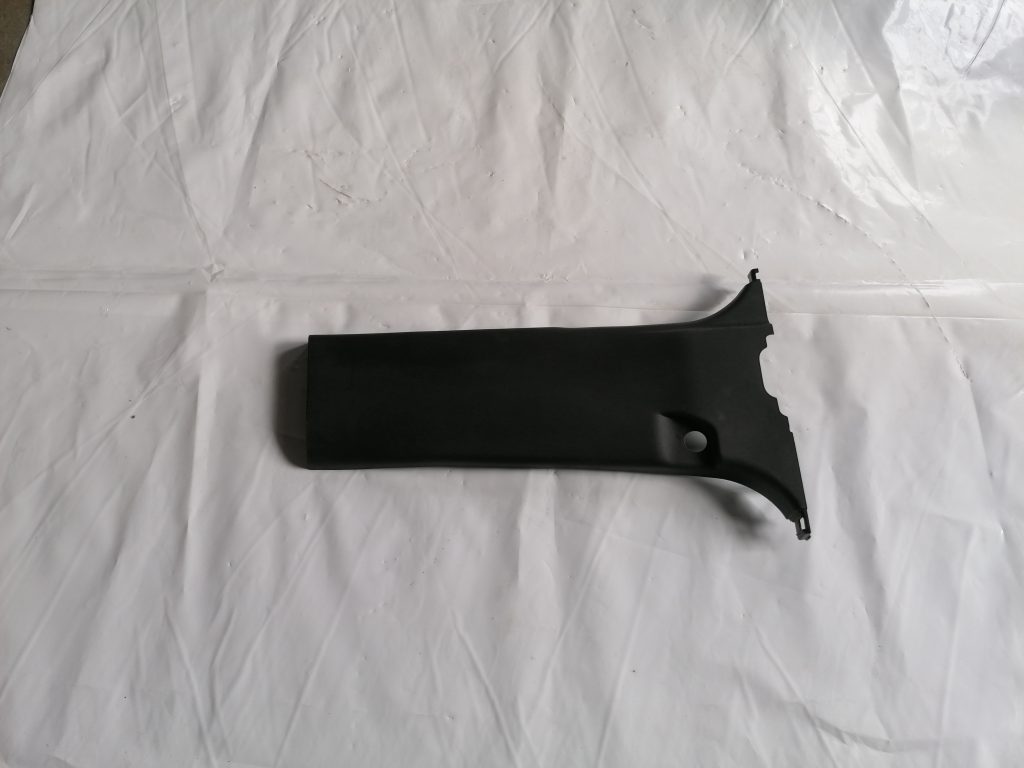 Vidējas salona statnes apdare priekš NISSAN PATHFINDER 2006 1 Vidējas salona statnes apdare priekš NISSAN PATHFINDER 2006