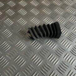 Ieliktņis starp spārnu un durvīm priekš MERCEDES BENZ CLS 320 2005