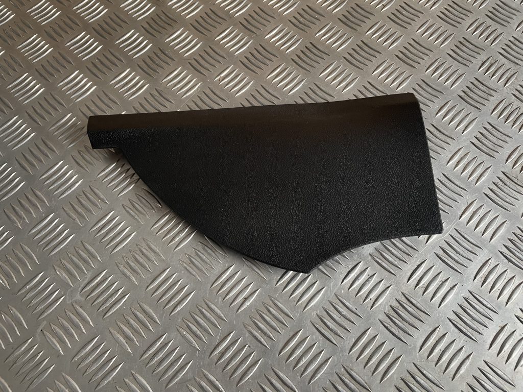 Durvju iekšēja plastmasa priekš MERCEDES BENZ CLS 320 2005 1 Durvju iekšēja plastmasa priekš MERCEDES BENZ CLS 320 2005