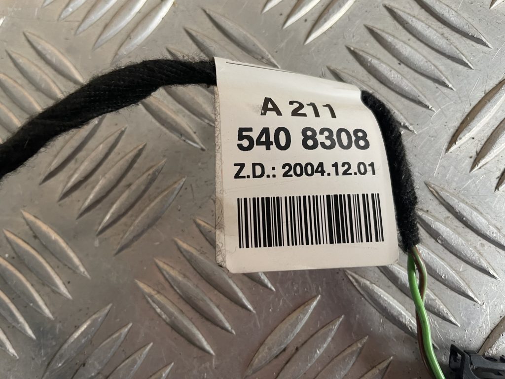 Durvju spoguļa apdares uzlika salonā (ar skaļruni) priekš MERCEDES BENZ CLS 320 2005 4 Durvju spoguļa apdares uzlika salonā (ar skaļruni) priekš MERCEDES BENZ CLS 320 2005