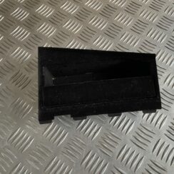 Centrālās konsoles nodalījums priekš MERCEDES BENZ CLS 320 2005