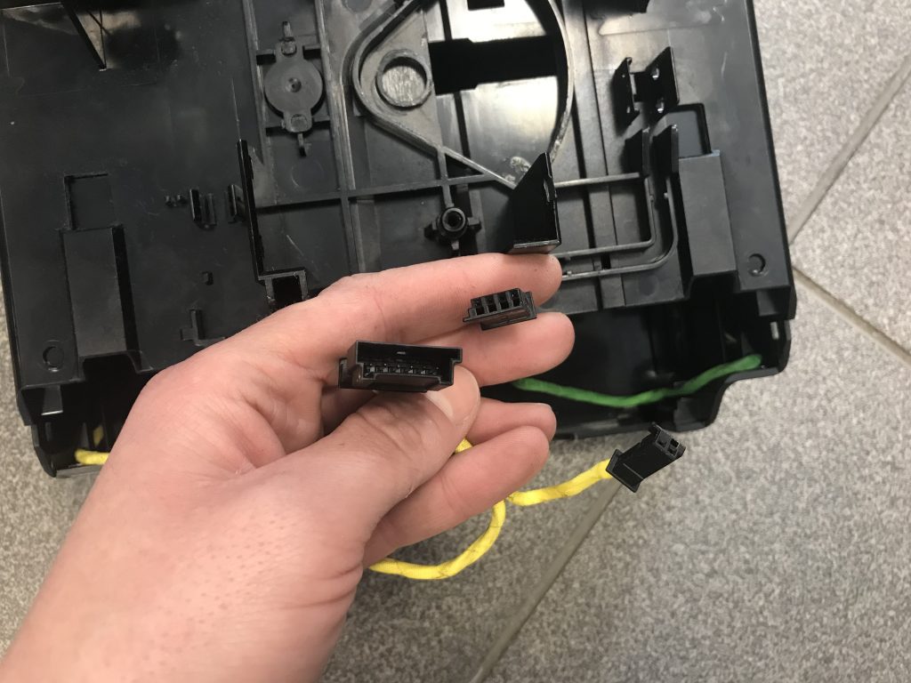 Mērinstrumentu paneļa pārslēgšanas pogas priekš MERCEDES BENZ CLS 320 2005 7 Mērinstrumentu paneļa pārslēgšanas pogas priekš MERCEDES BENZ CLS 320 2005