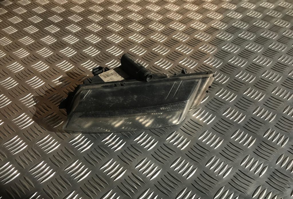 Miglas lukturis priekšā pa kreisi priekš BMW 1 E87 2009 WHITE 1 Miglas lukturis priekšā pa kreisi priekš BMW 1 E87 2009 WHITE