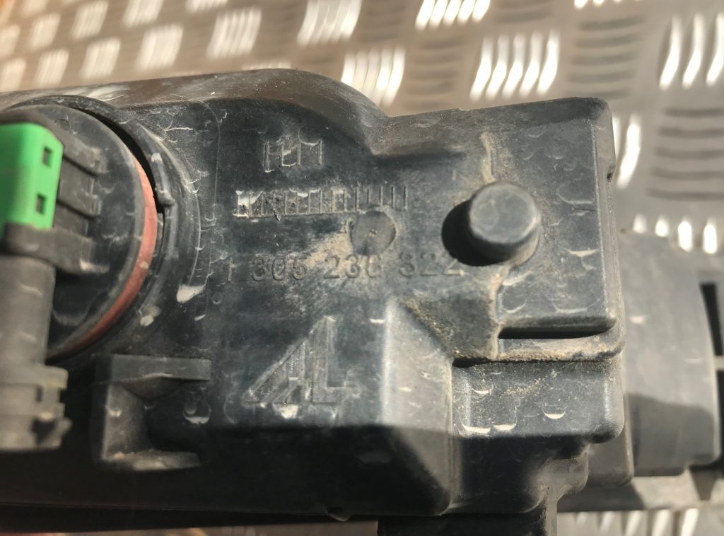 Miglas lukturis priekšā pa kreisi priekš BMW 1 E87 2009 WHITE 4 Miglas lukturis priekšā pa kreisi priekš BMW 1 E87 2009 WHITE