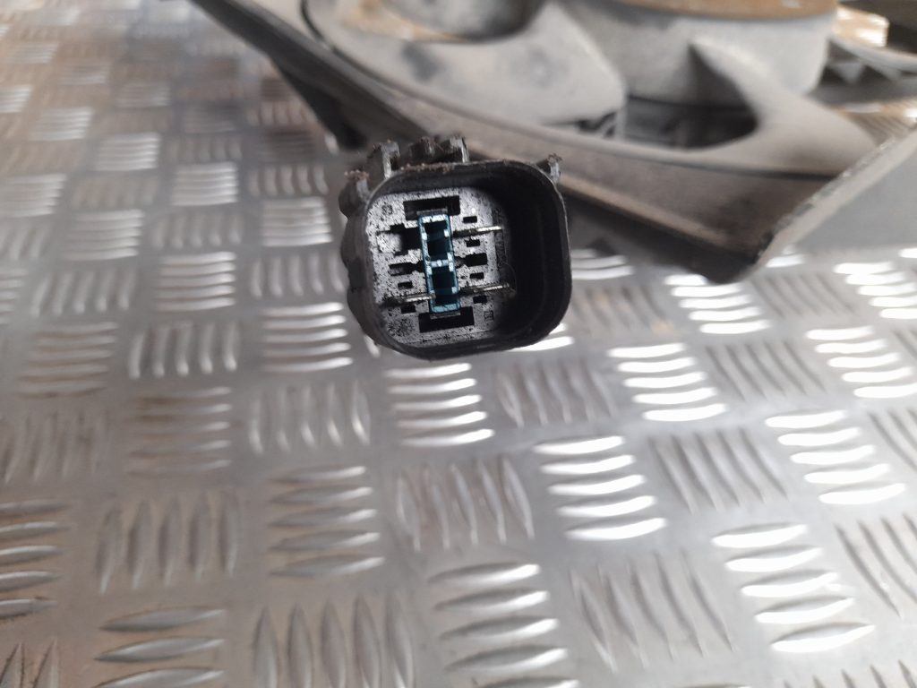 Dzesēšanas radiatora ventilators priekš BMW 320D E46 2004 TOURING 3 Dzesēšanas radiatora ventilators priekš BMW 320D E46 2004 TOURING