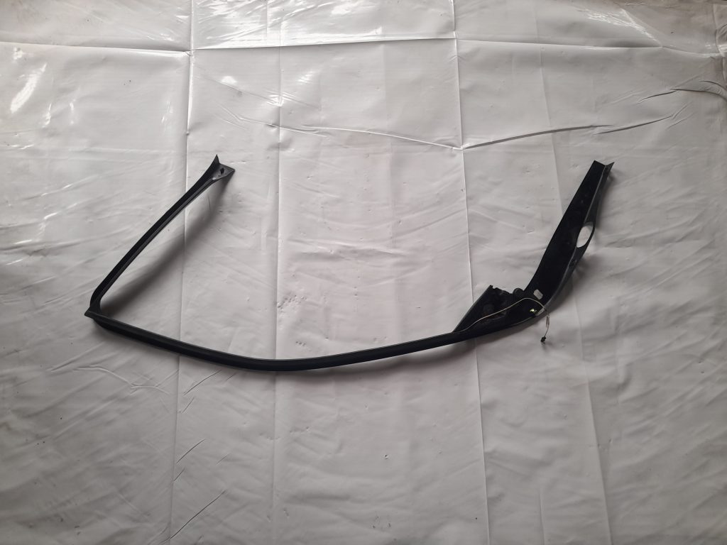 Priekšējo kreiso durvju moldings priekš BMW 320D E46 2004 TOURING 1 Priekšējo kreiso durvju moldings priekš BMW 320D E46 2004 TOURING