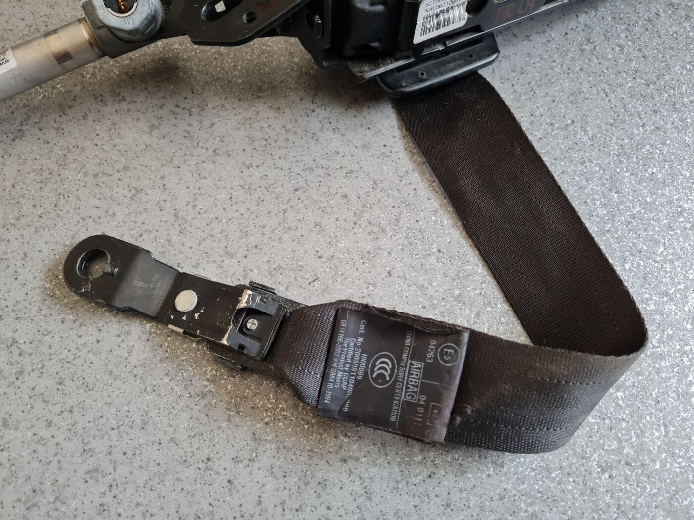 Priekšējā kreisā drošības josta priekš VOLVO XC70 2007 8 Priekšējā kreisā drošības josta priekš VOLVO XC70 2007