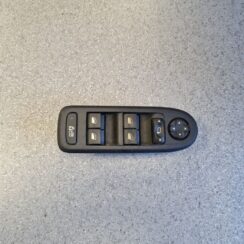 Šofera durvju slēdža pogas priekš PEUGEOT 508 2012