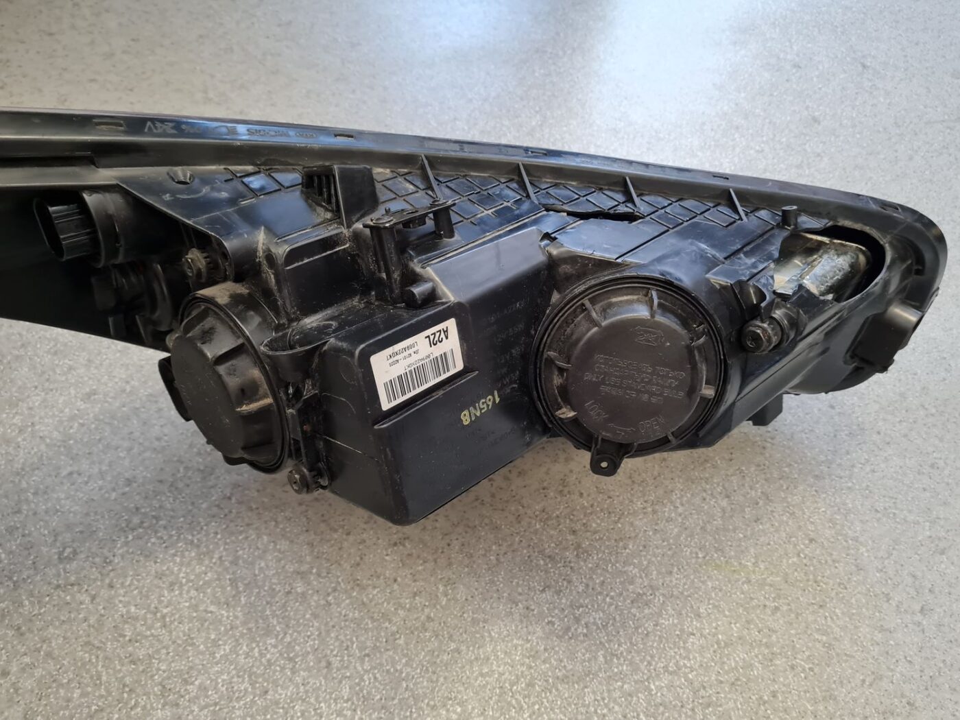 Priekšējais kreisais lukturis priekš KIA CEED 2013 12 Priekšējais kreisais lukturis priekš KIA CEED 2013