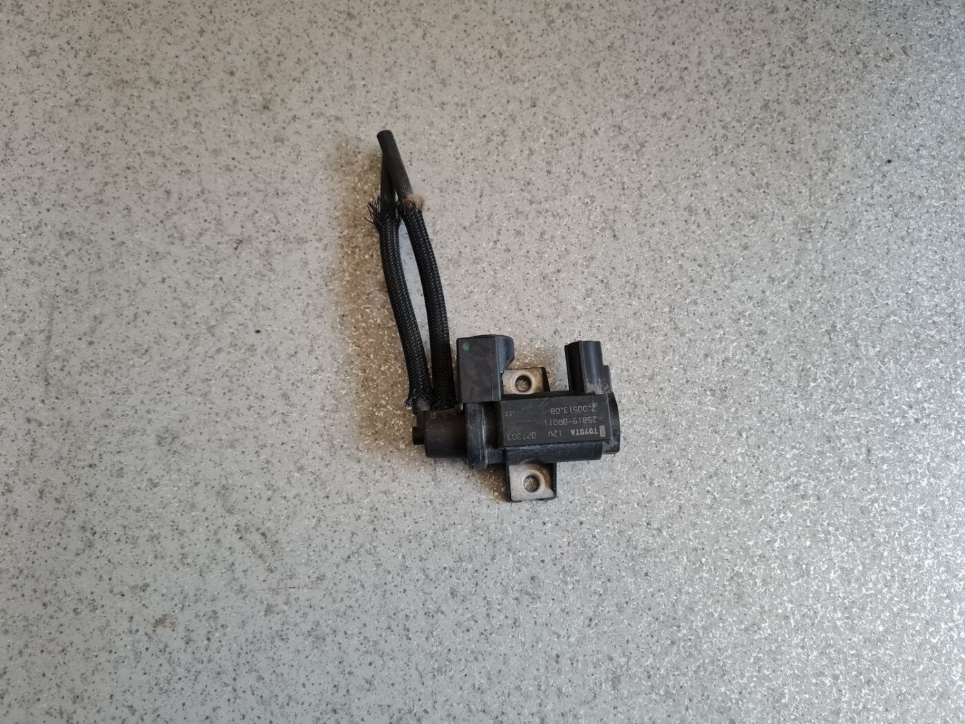 Solenoīda vakuuma vārsts priekš TOYOTA AVENSIS 2008 1 Solenoīda vakuuma vārsts priekš TOYOTA AVENSIS 2008