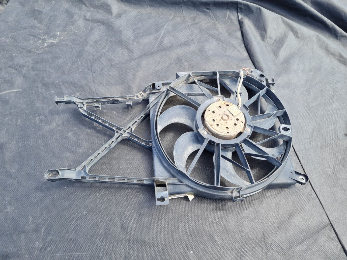 Dzesēšanas radiatora ventilators priekš OPEL ASTRA H 2005 GREEN 2 Dzesēšanas radiatora ventilators priekš OPEL ASTRA H 2005 GREEN