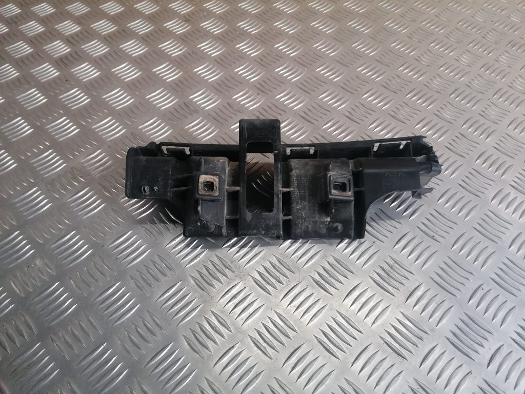 Aizmugurēja bufera kronšteins priekš VOLVO C30 2008 TURQUOISE