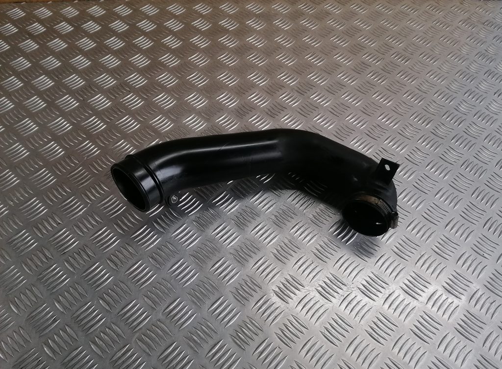 Interkulera caurule priekš CITROEN C-CROSSER 2009 1 Interkulera caurule priekš CITROEN C-CROSSER 2009