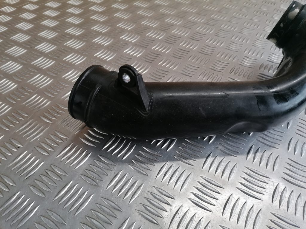 Interkulera caurule priekš CITROEN C-CROSSER 2009 4 Interkulera caurule priekš CITROEN C-CROSSER 2009