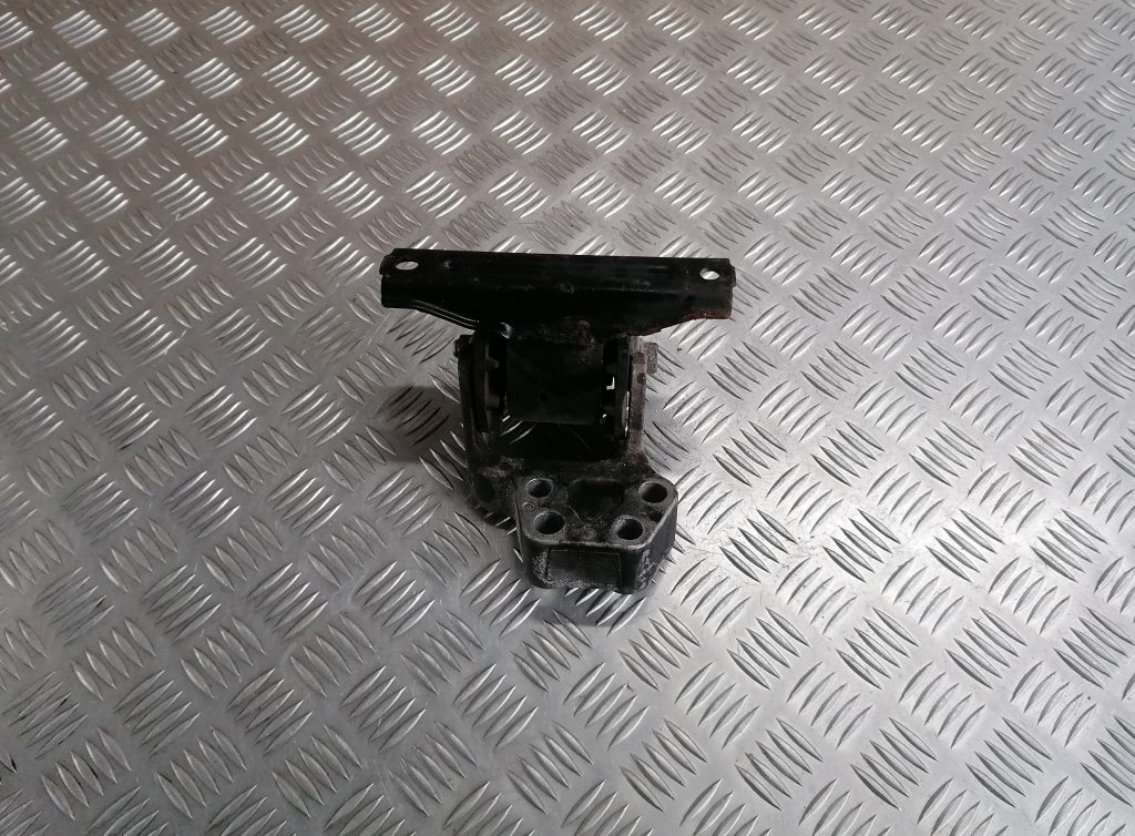 Dzinēja kronšteins priekš CITROEN C-CROSSER 2009 1 Dzinēja kronšteins priekš CITROEN C-CROSSER 2009